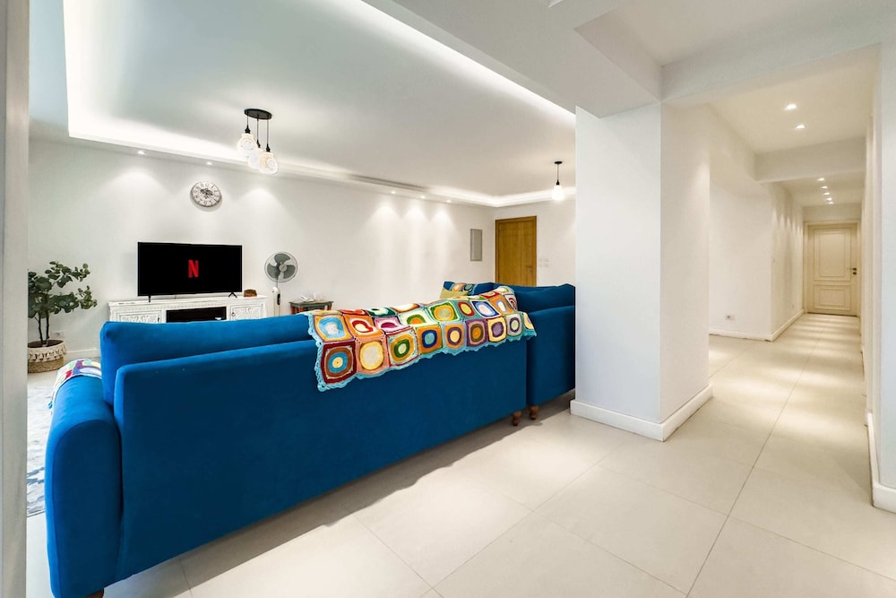 The Classic Contemporary Apartment, 2bdr
