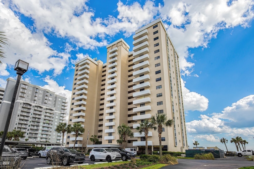 Arcadian I 6b 2 Bedroom Condo