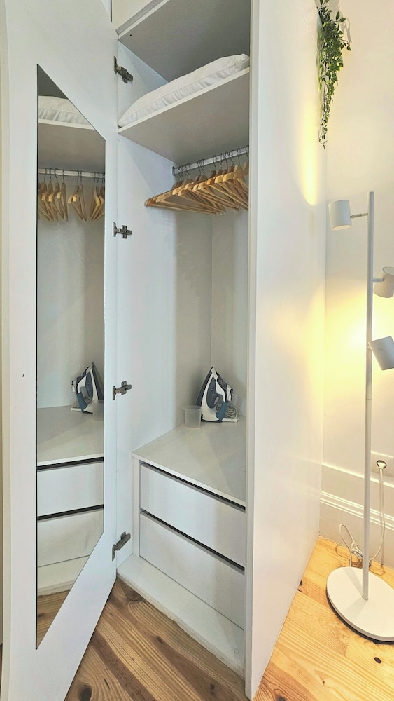 Frs002 Floresold Town: Elegant Studio W/ Patio