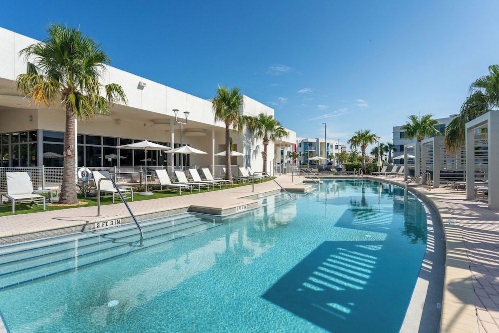 Daytona 2BR Getaway Parking Family & Pet-friendly