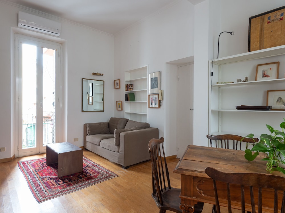 Fori Imperiali Balcony Apartment
