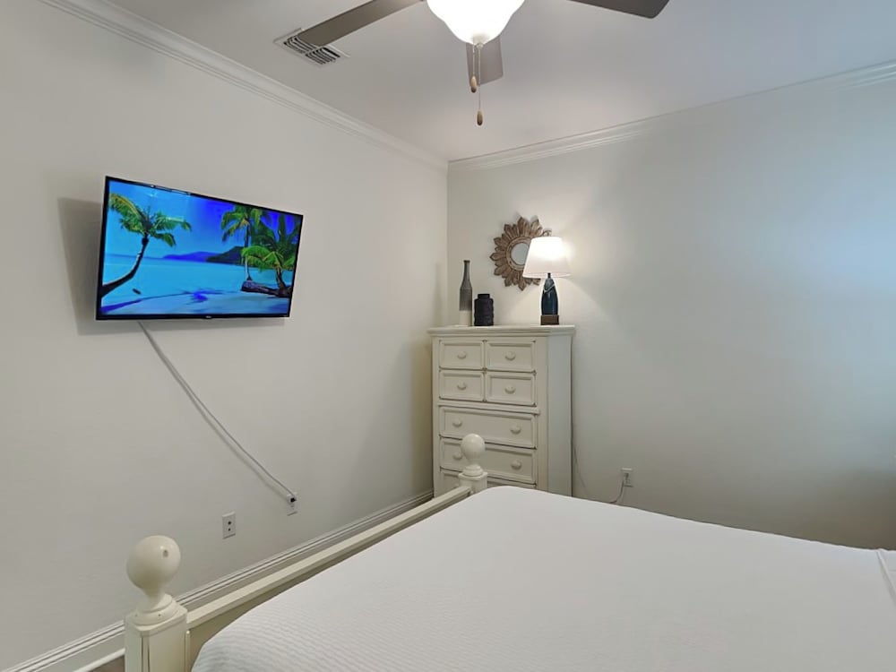 Sunny Beach by Southern Vacation Rentals