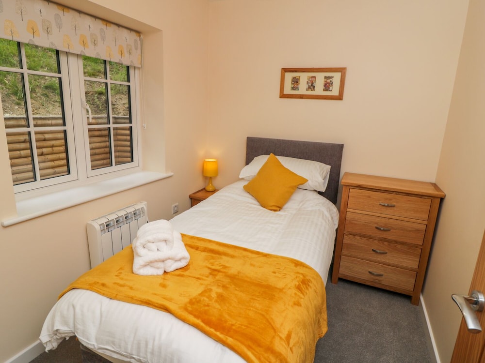 Ryedale Country Lodges - Hazel Lodge view 4