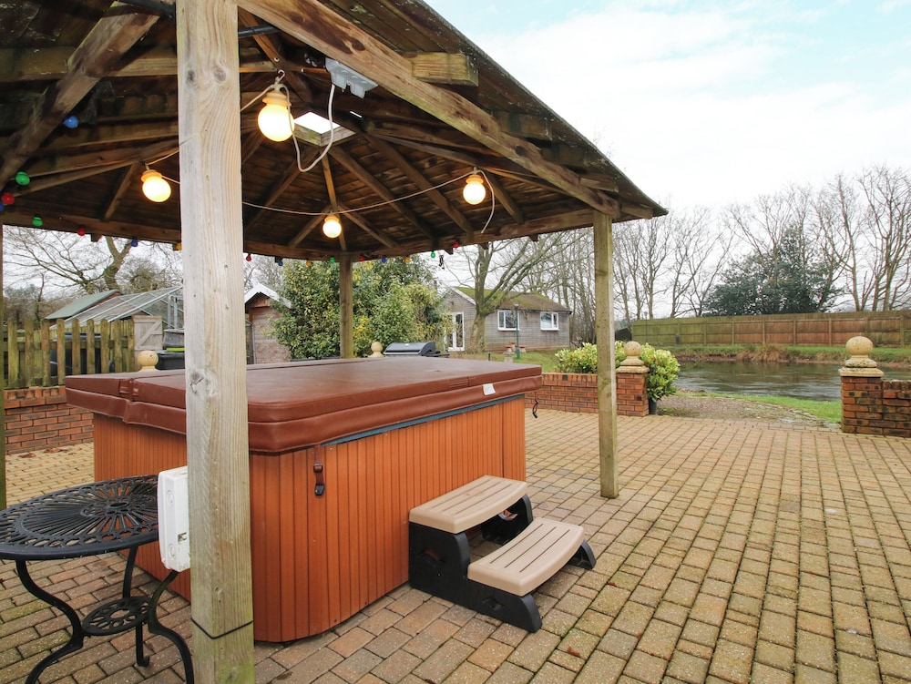 Spitfire Lodge