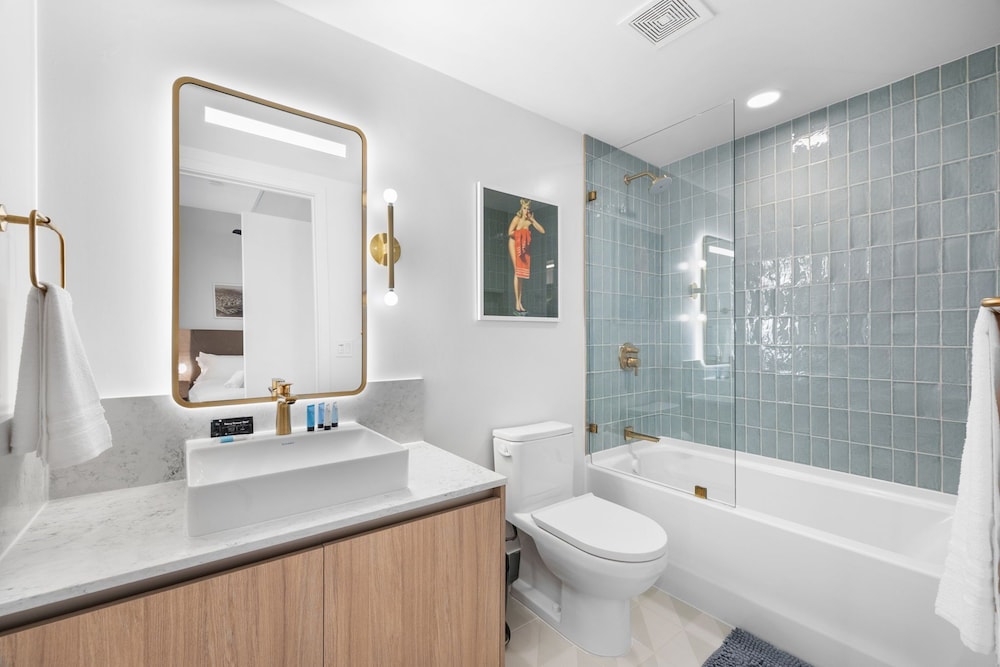 Prime City Location Luxury Condo