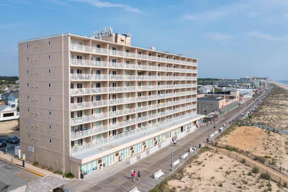 Seaside Star On The Boardwalk! view 4