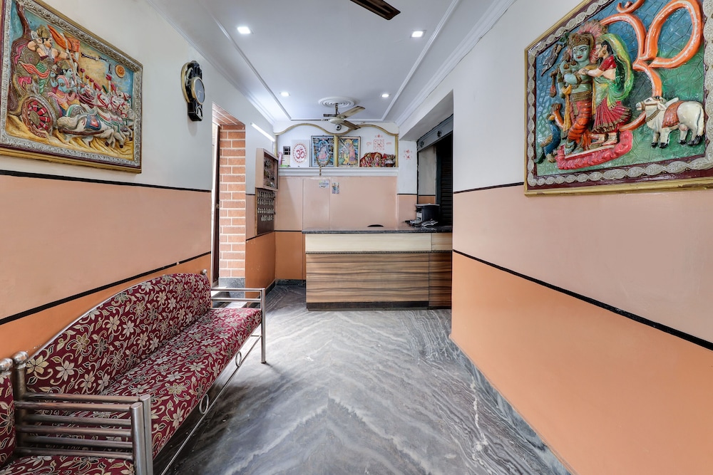Lobby & Reception