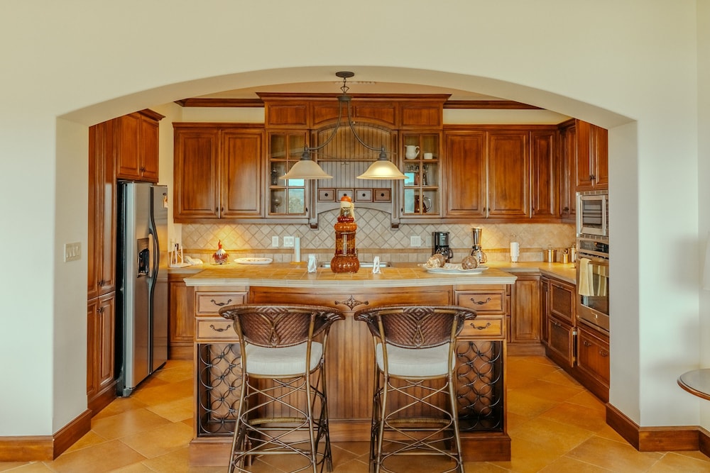 CR Luxury Montebello 1D 3 Bdrm