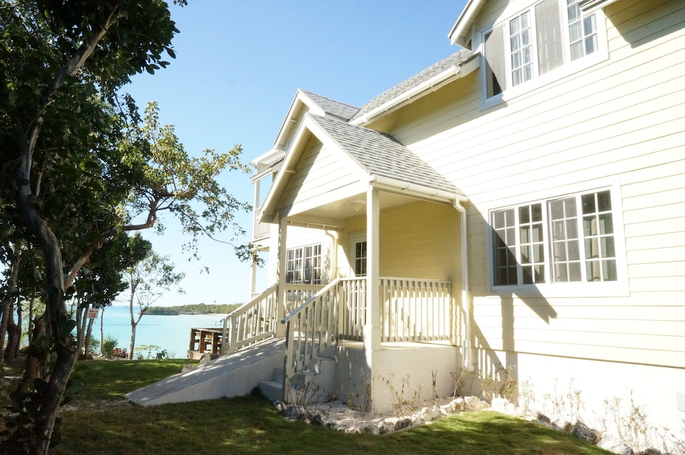 Island Seaside Suites