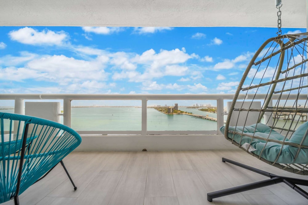 Diamond on the Bay in Miami