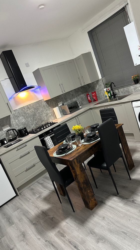 Ol-mumps Cosy 2bd Free Parking & Wifi