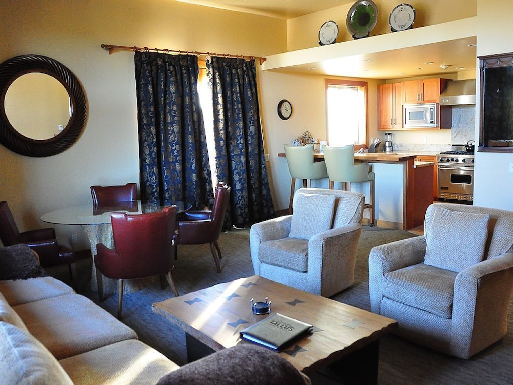 Obsidian Residence Club