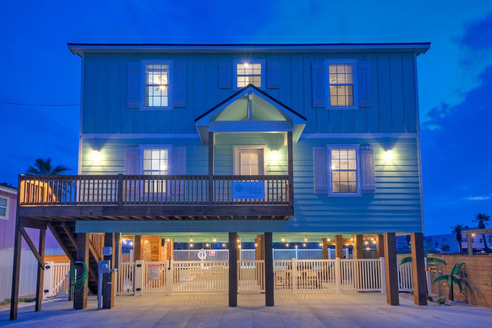 Tequila Tides by Avantstay Free Golf Cart Pool