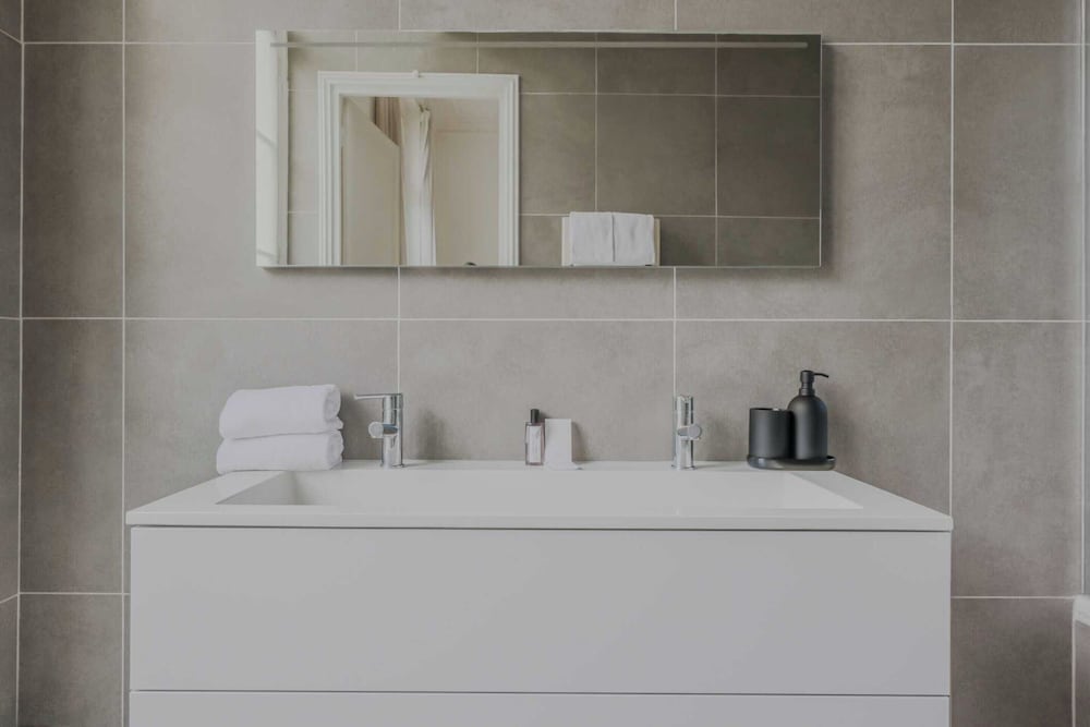 Spacious Apartment - 5br/12p - Chaillot