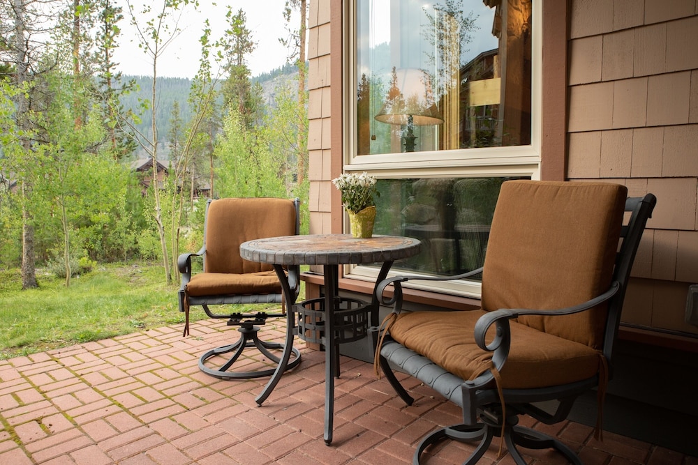 6506 Settlers Creek Townhomes by RedAwning