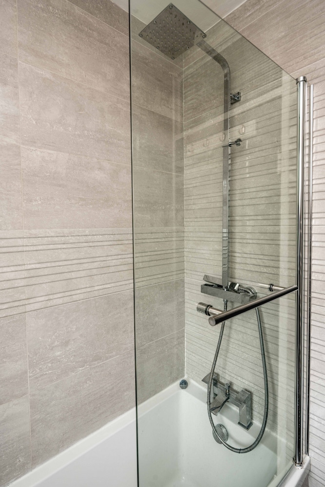 Spacious 3Br Flat With Balcony Near Tottenham Hale