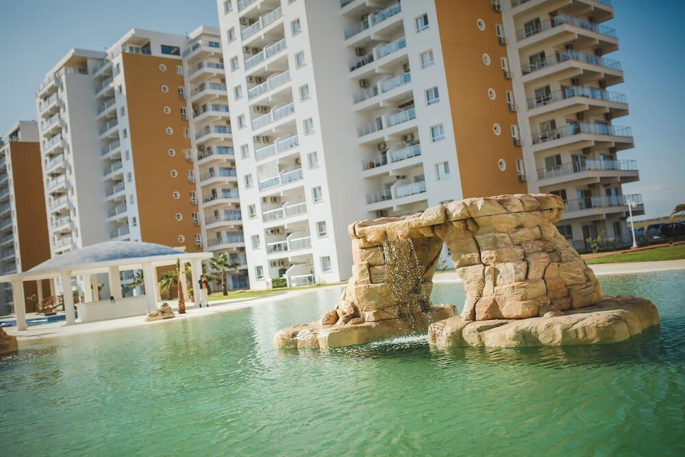 Impeccable 1-bed Apartment in Caesar Resort view 5