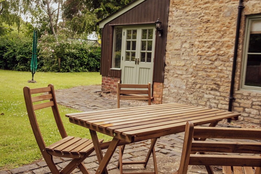 The Falcon Cottages