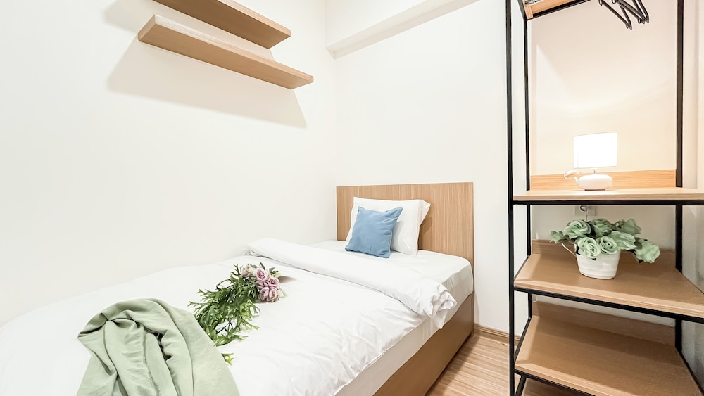 Spacious And Stylish 3Br At Sky House Bsd Apartment