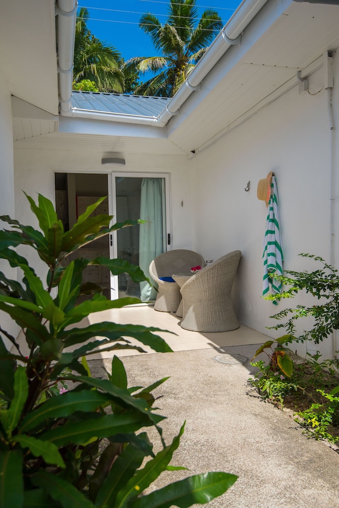 Le Nautique Luxury Beachfront Apartments