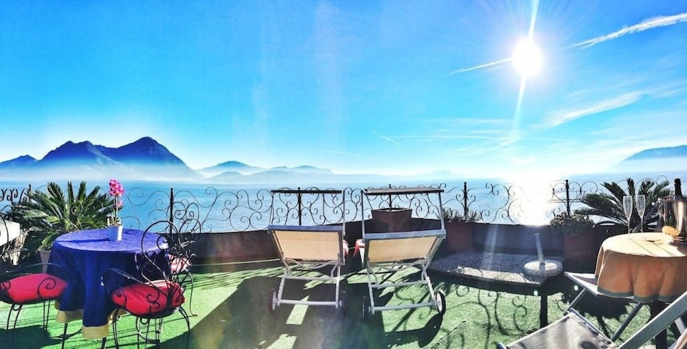 Anita Apartment Overlooking the Lake in Verbania view 2
