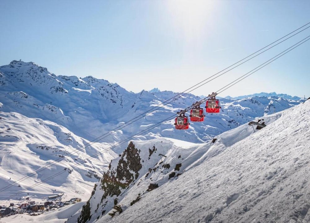 Nice Apartment Near the Center of Val Thorens