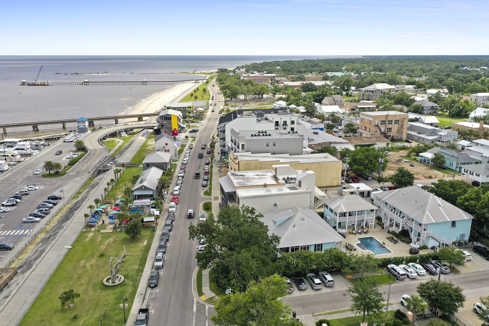 Bay Town Inn
