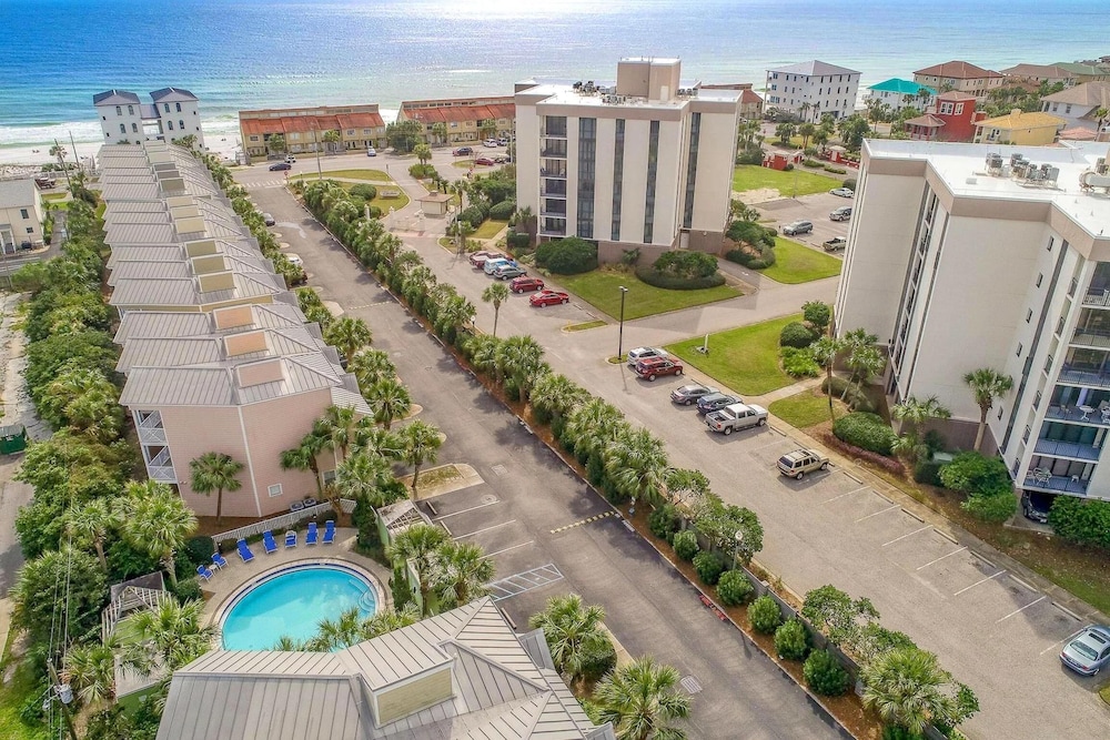 Beach Haven- Beach Pointe 703 view 3