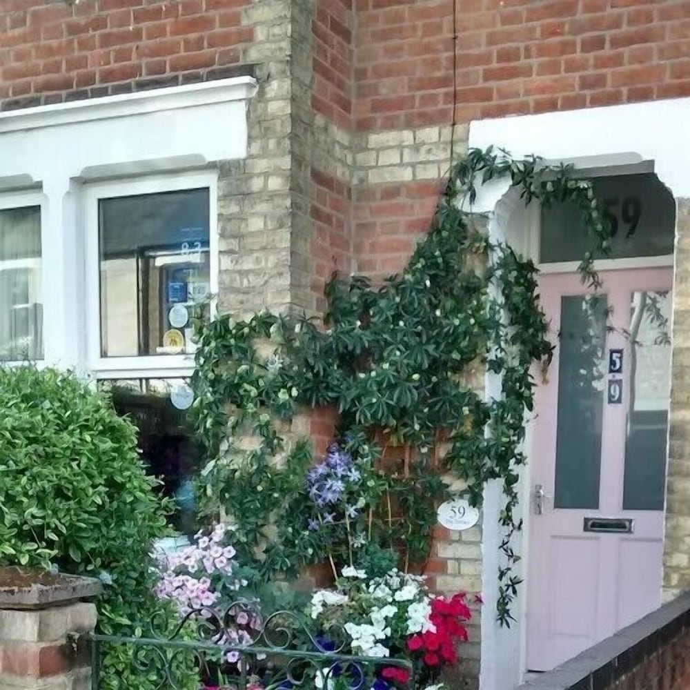 Arts & Bichons B&B