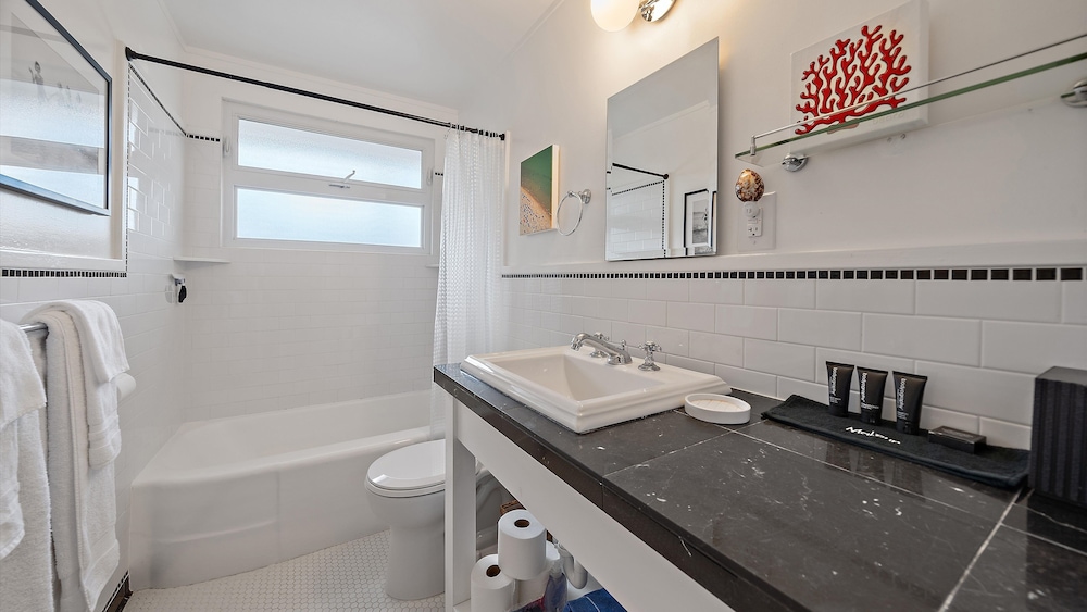 Hidden Oasis A 1 Bedroom Bungalow