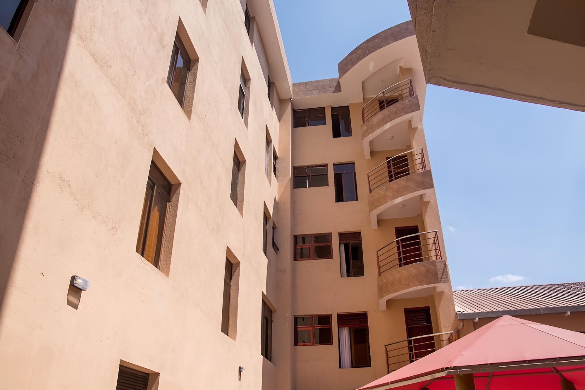 Maxland Hotel Juja