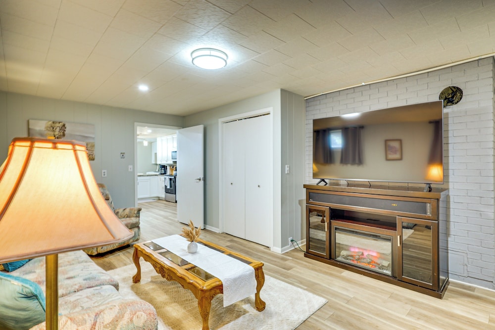 3 Acres of Serenity! Countryside Home in Dickinson