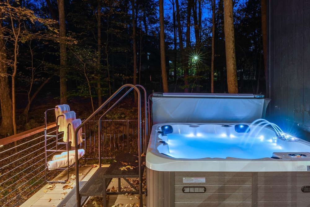 Somerset Lodge by Avantstay Hot Tub Lake Access Community Amenities