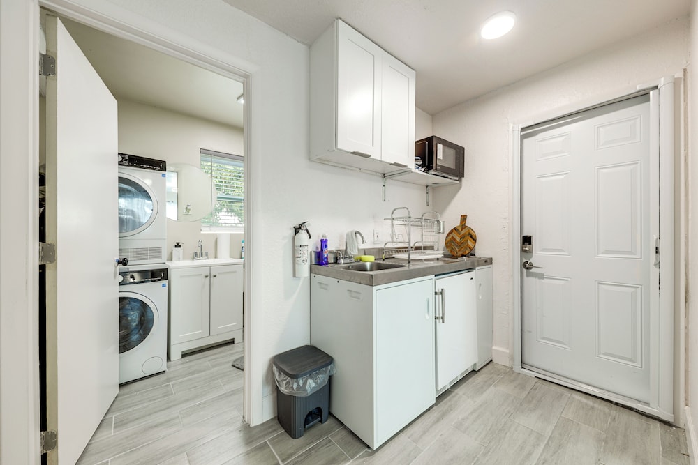2 Mi to Hard Rock Stadium: Studio in Miami Gardens