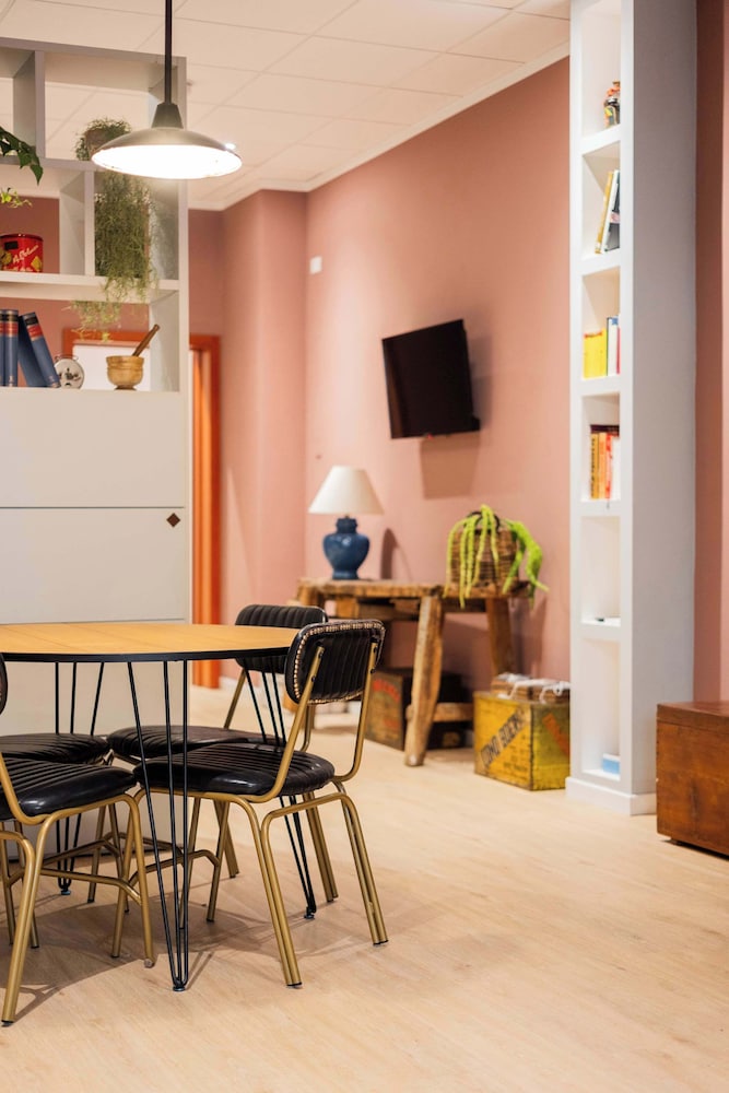 Loft Enrico Modern City pad in Historic Bologna