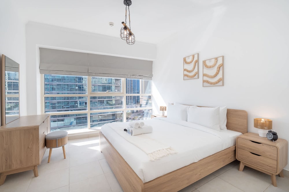 Elegant 1-bedroom Apartment for 4 in Dubai Marina