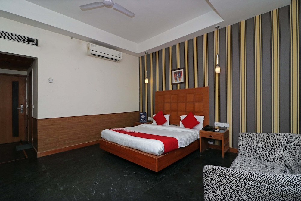 OYO 421 One Hotel - Property Image 1