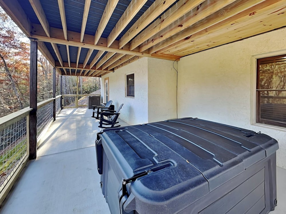 Alexander's Lookout by Jackson Mountain Rentals