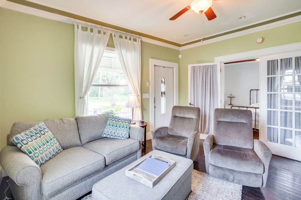 < 1 Mi to Downtown Fort Myers: Tranquil Retreat
