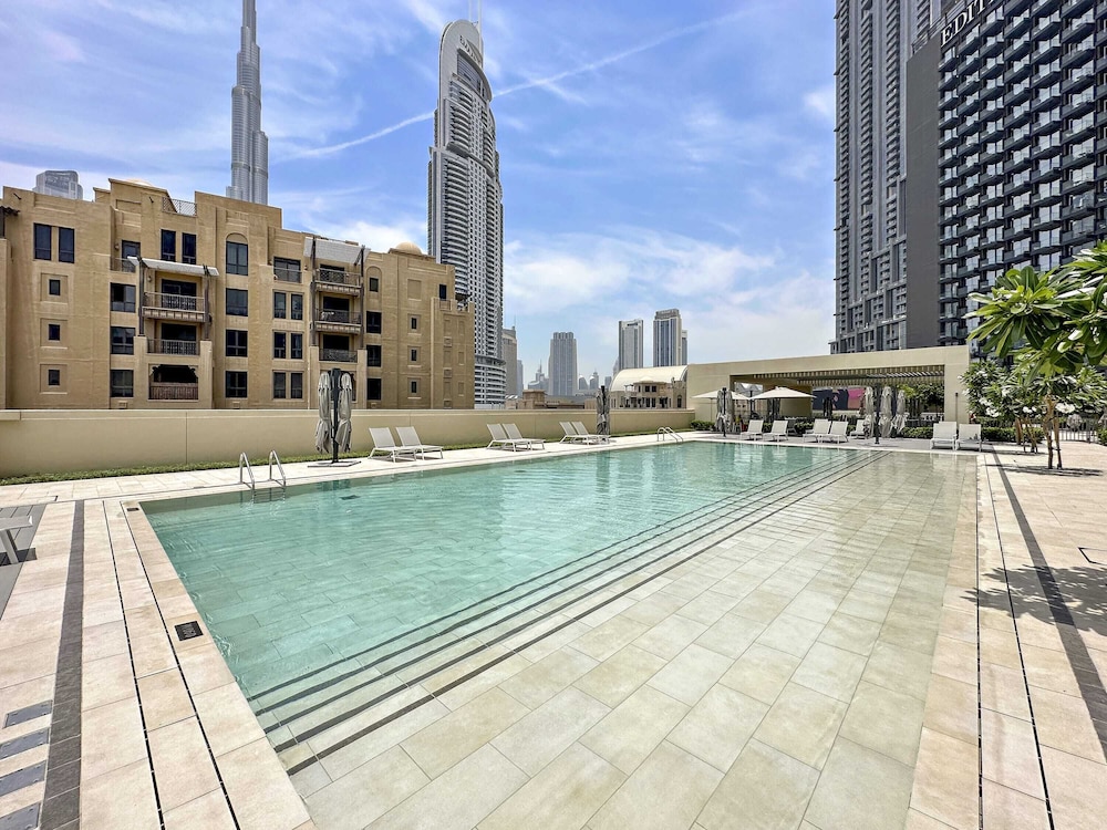Silkhaus Burj Royale in Downtown Gym Pool