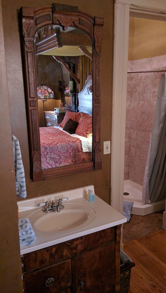 Milwaukee Vacations - Manderley Bed and Breakfast - Property Image 56