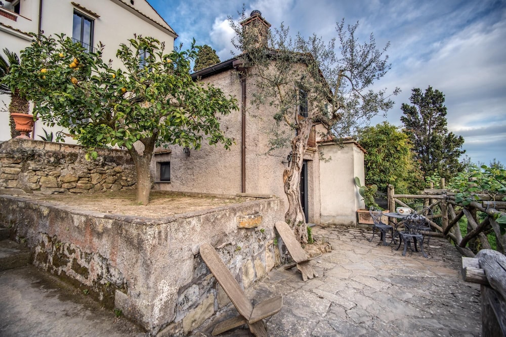 Villa Aragona in Massa Lubrense view 5
