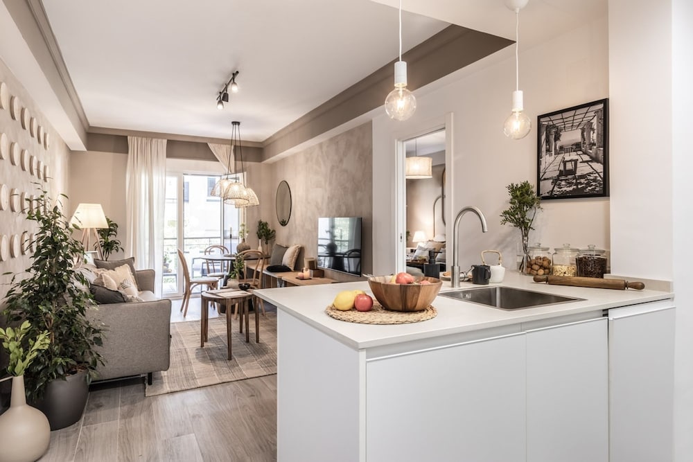 Mondragone - 1 Bedroom and Terrace in Goya
