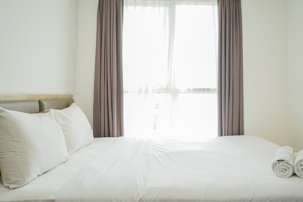 Comfy And Cool Interior 1Br At Casa De Parco Apartment Bsd view 5