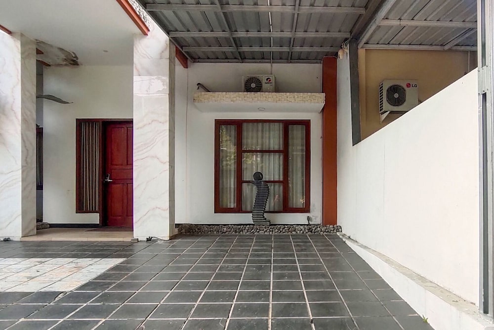 INNCA - Villa Jatidiri Semarang