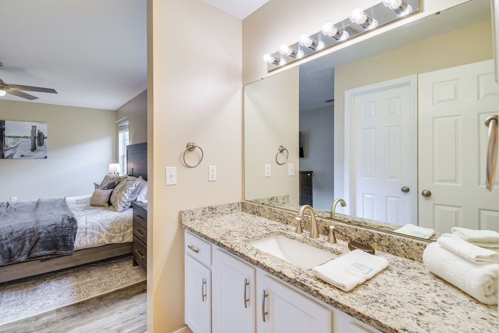 5 Mi to Gulf Beaches: Coastal Alabama Home