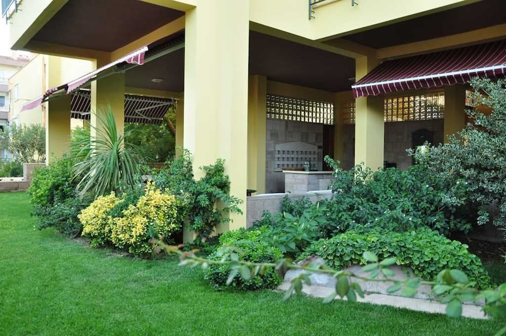 Palm Court Suites - Image 35