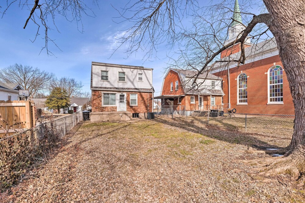 Pet-friendly Louisville Home: Near Distilleries!
