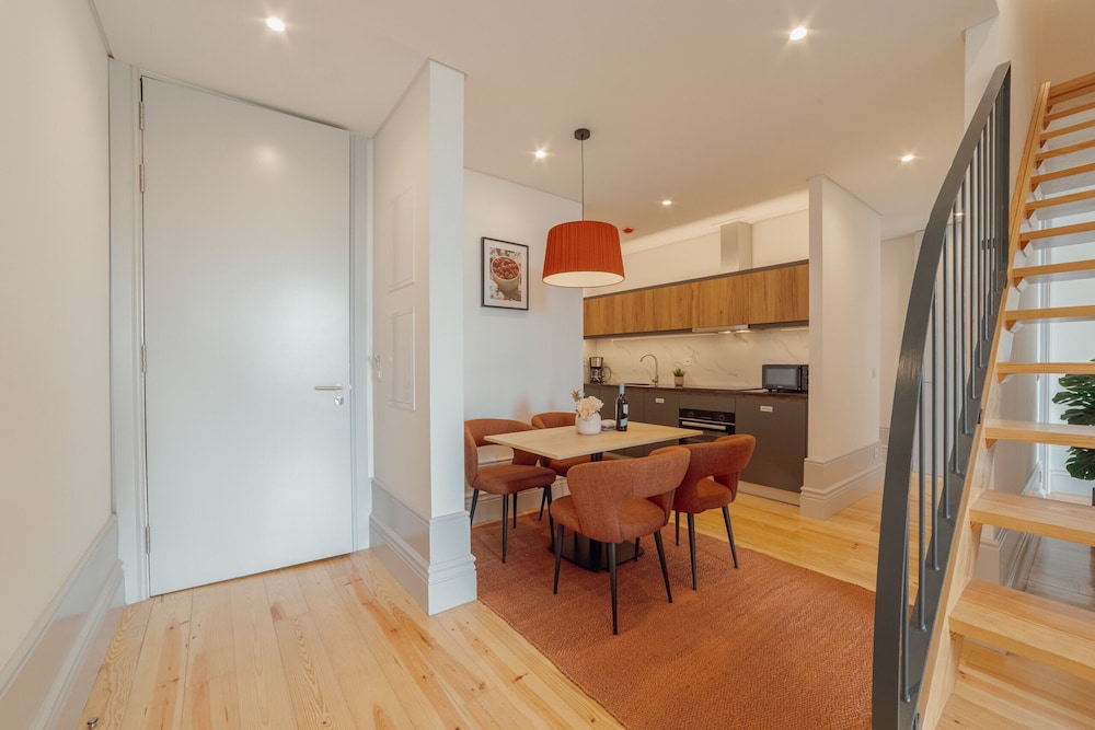 Heart OF Porto Apartment F Duplex by Vacationy