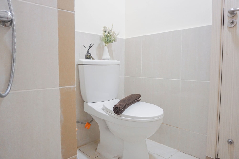 Spacious And Comfy 2Br With Extra Room Apartment At Meikarta